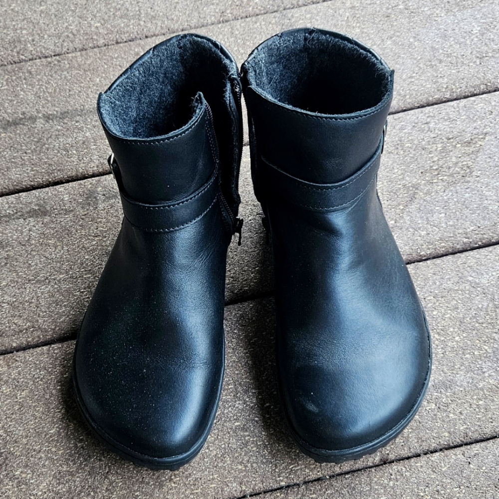 Be Lenka black leather Diva ankle boots